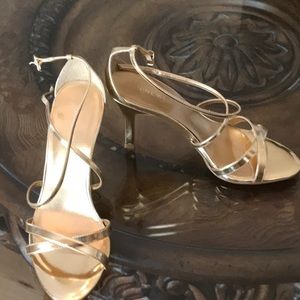 Nine West Shyneo gold heel size 5